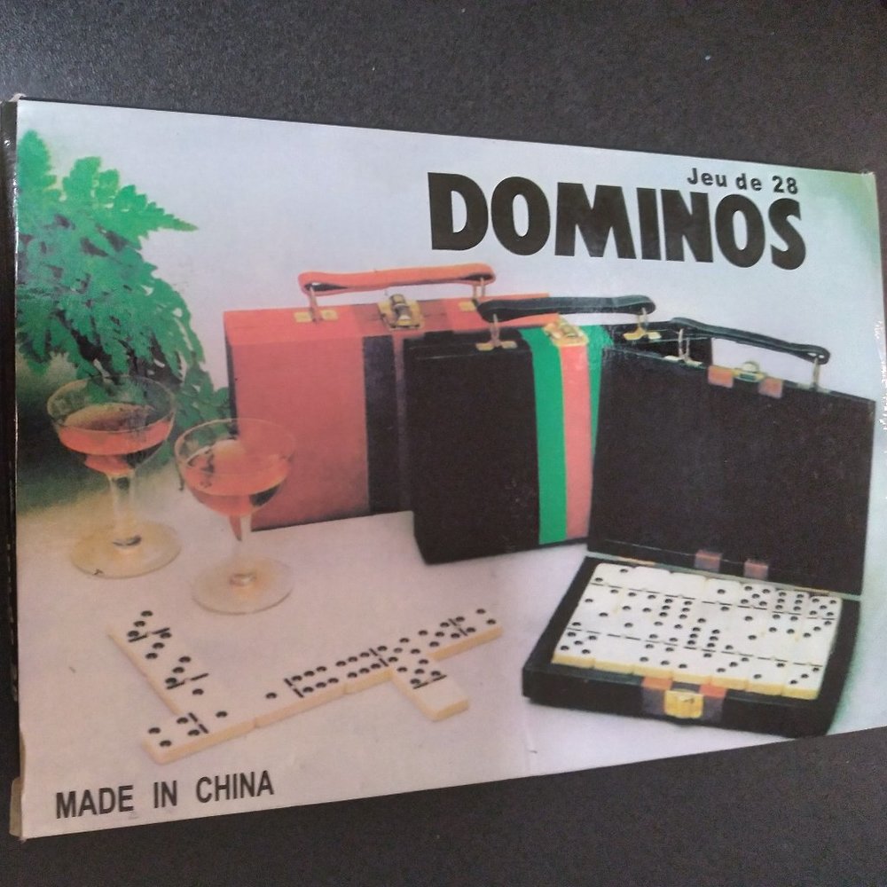 Travel Dominoes Set - Picture 2 of 5
